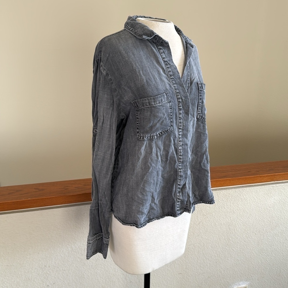 Cloth & Stone Charcoal Button-Up Shirt size small - Picture 5 of 7